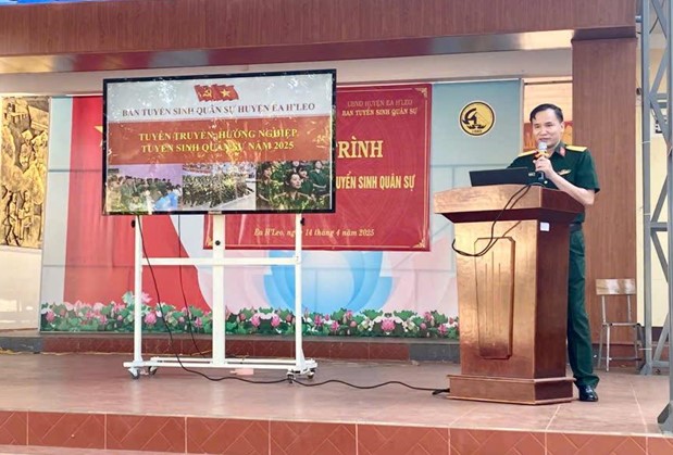 Tuyên truyền, tư vấn, hướng nghiệp tuyển sinh quân sự năm 2025