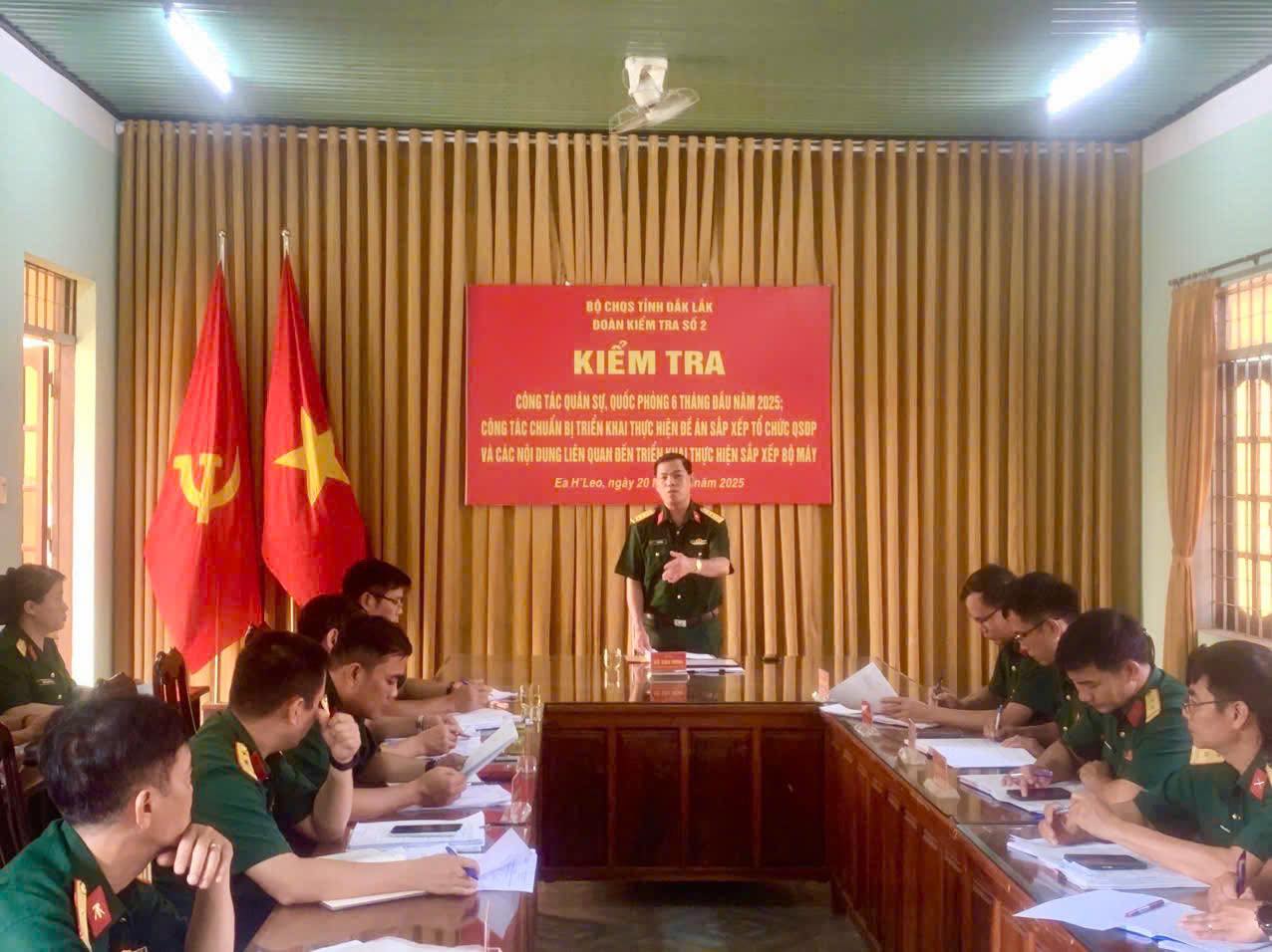 Đoàn công tác số 02 của Bộ Chỉ huy Quân sự tỉnh Đắk Lắk: Kiểm tra thực hiện nhiệm vụ quân sự, quốc phòng 6 tháng đầu năm 2025 và công tác triển khai thực hiện đề án sắp xếp tổ chức quân sự địa phương.