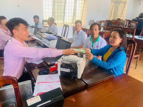 Hơn 900 hộ dân ở xã Ea H’Leo được vay vốn tín dụng Ngân hàng chính sách xã hội