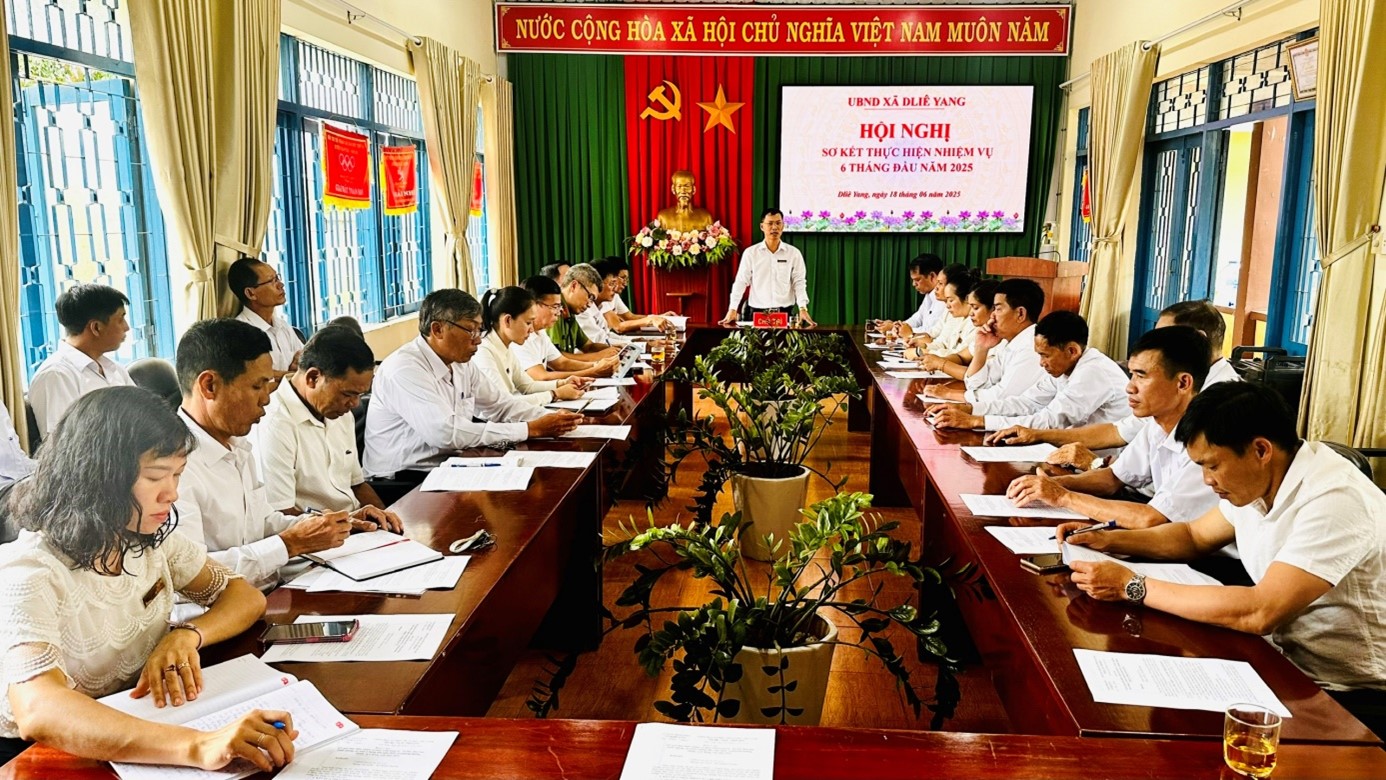 UBND xã Dliê Yang: Hội nghị sơ kết thực hiện nhiệm vụ 6 tháng đầu năm 2025