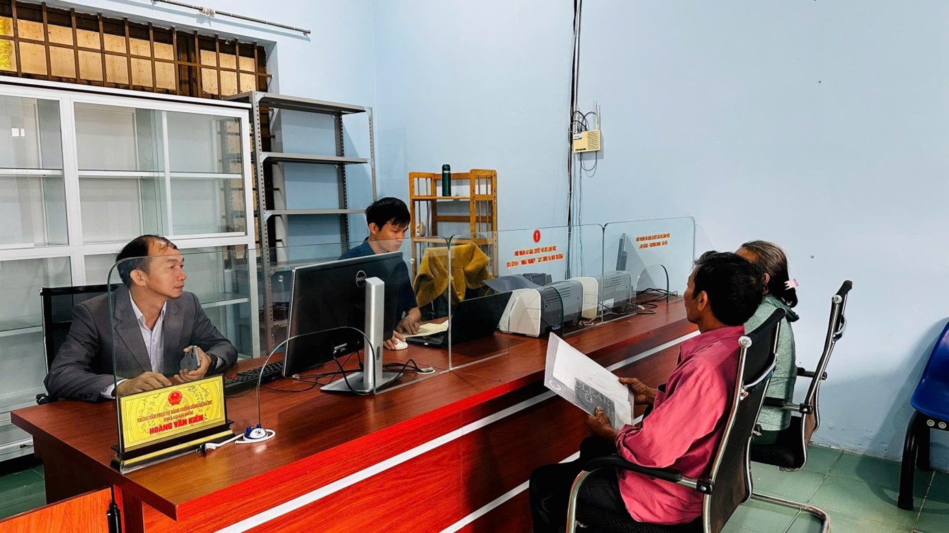 Xã Ea Wy chính thức đi vào hoạt động trong ngày làm việc đầu tiên sau sắp xếp đơn vị hành chính