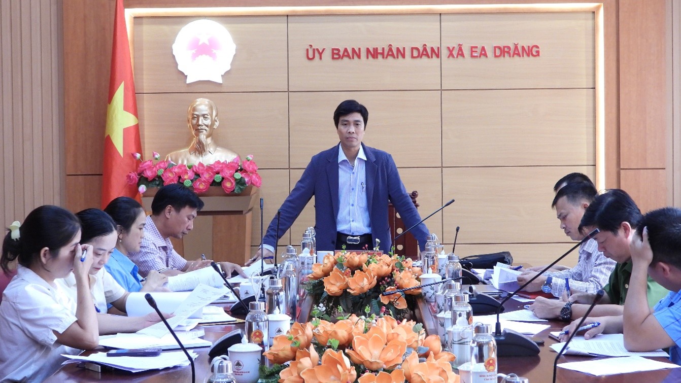 Phiên họp thành viên Ủy ban nhân dân xã Ea Drăng lần thứ Nhất