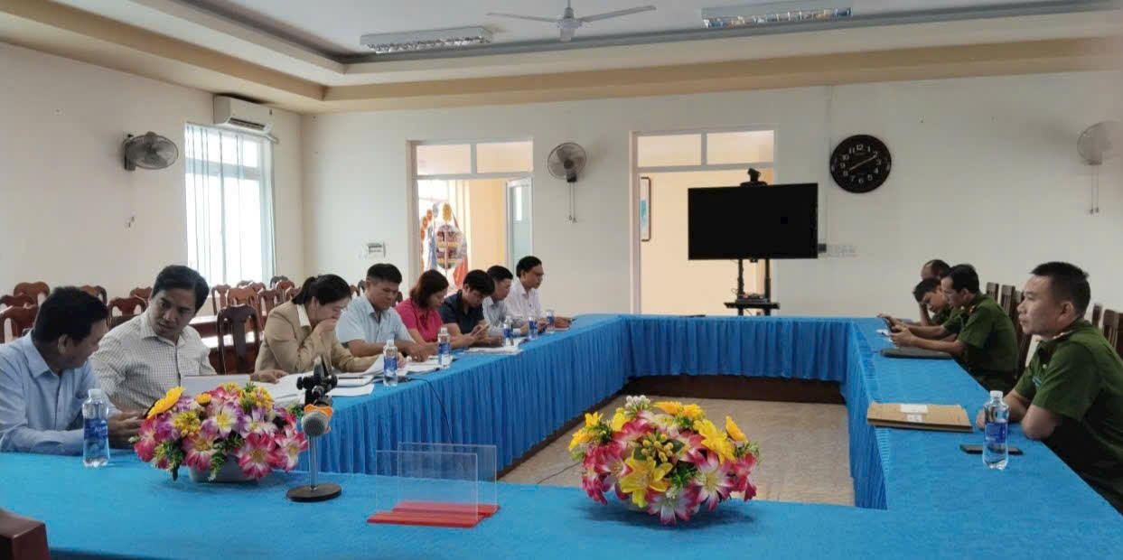 HĐND xã Ea Drăng giám sát việc thực hiện quy định về đăng ký và quản lý cư trú trên địa bàn xã, giai đoạn 2024 – 2025