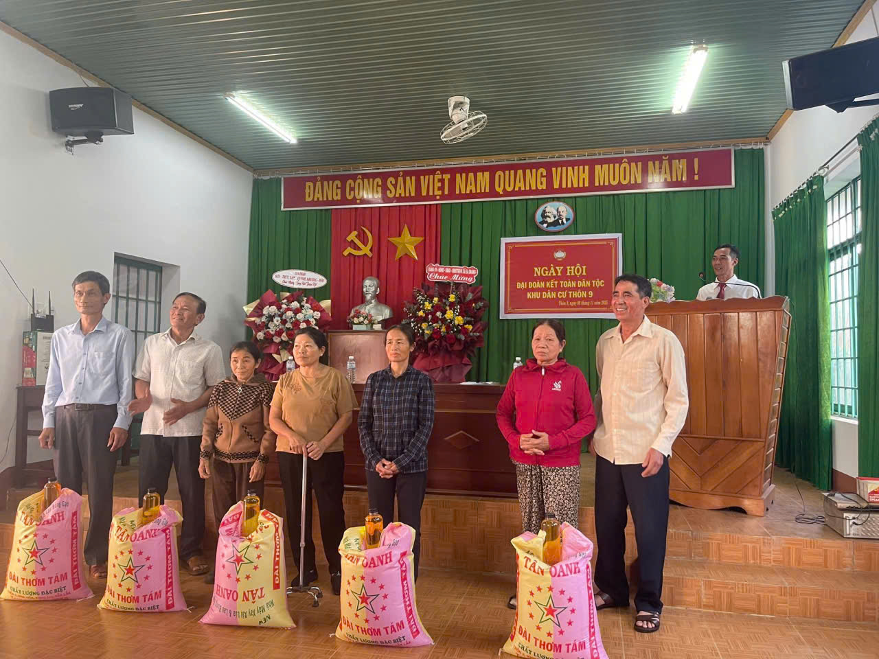 46/46 thôn, buôn tổ chức thành công Ngày Đại đoàn kết toàn dân tộc