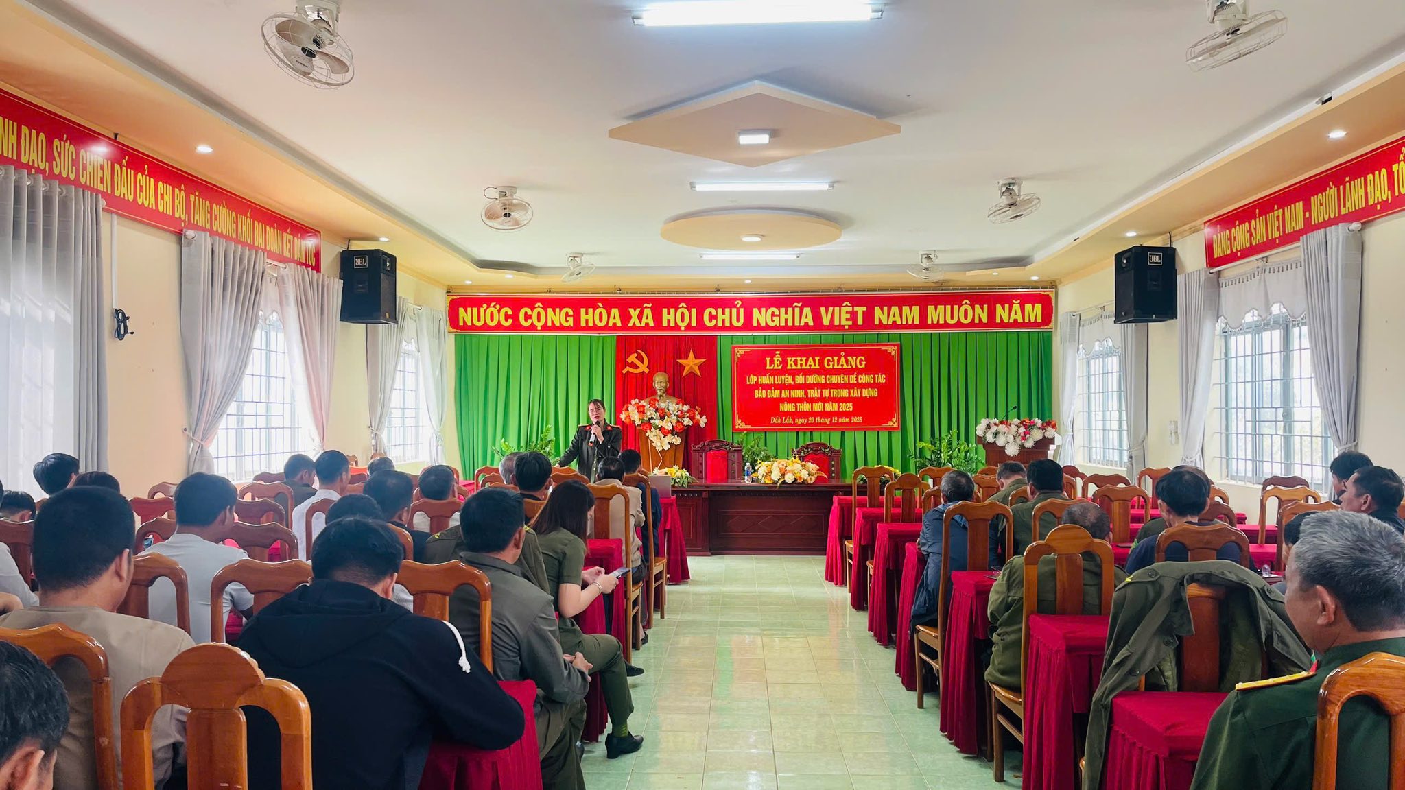 Huấn luyện, bồi dưỡng chuyên đề công tác về đảm bảo an ninh trật tự gắn với xây dựng nông thôn mới