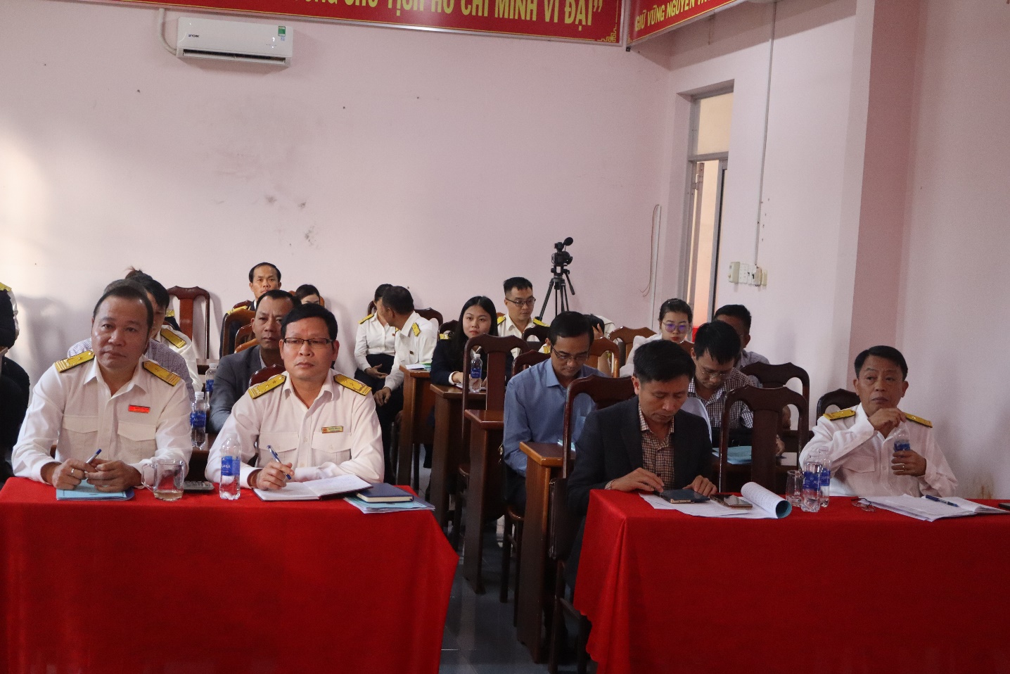 Thuế cơ sở 5 tỉnh Đắk Lắk: thu ngân sách năm 2025 vượt 194% dự toán