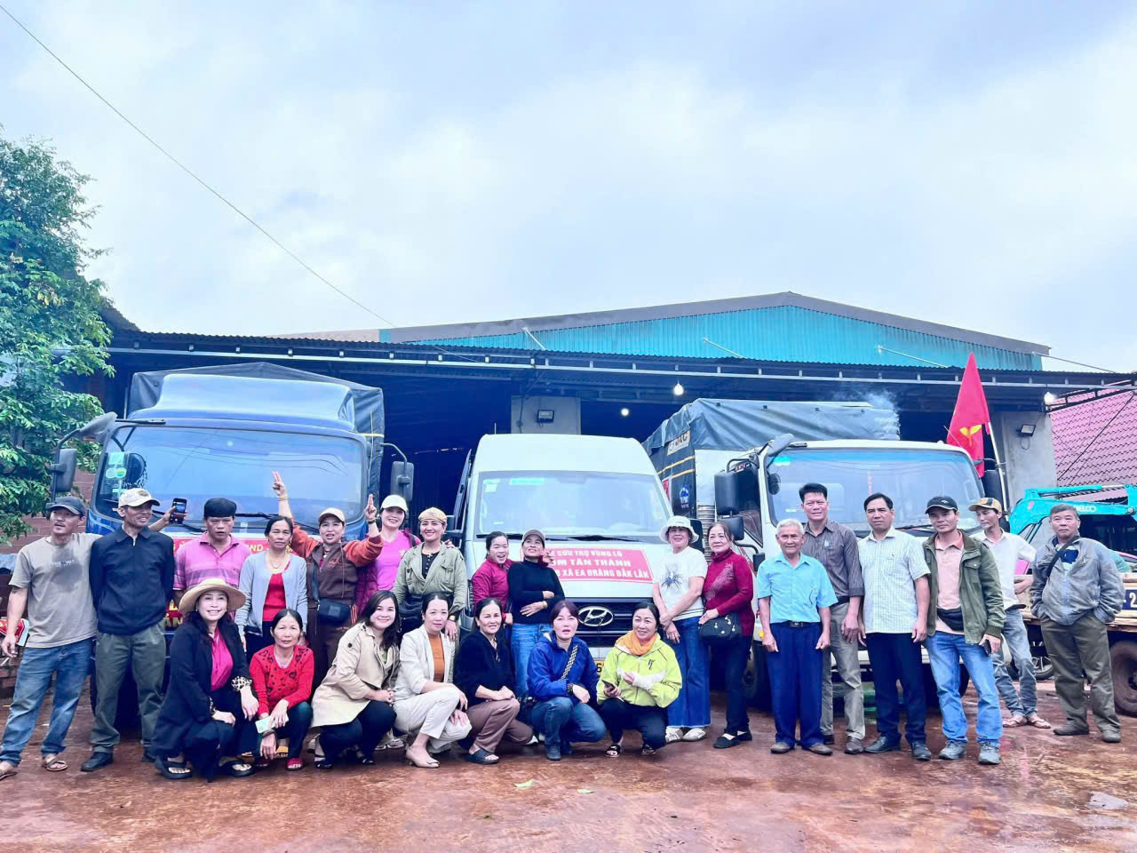 Hội Liên hiệp phụ nữ xã Ea Drăng nhiều hoạt động ý nghĩa hướng về bà con bị thiệt hại  do lũ lụt tại phía Đông tỉnh Đắk Lắk