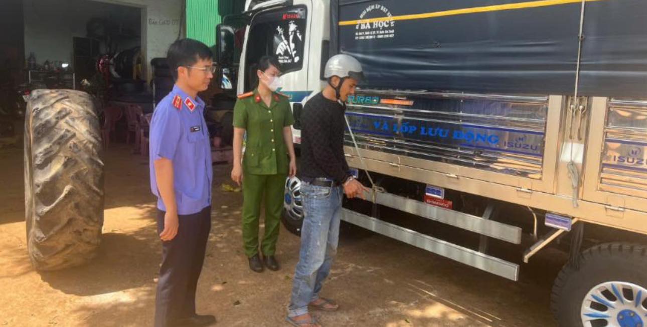 Công an xã Ea Drăng bắt nhanh đối tượng trộm cắp bình ắc quy ô tô, ổn định tình hình an ninh trật tự