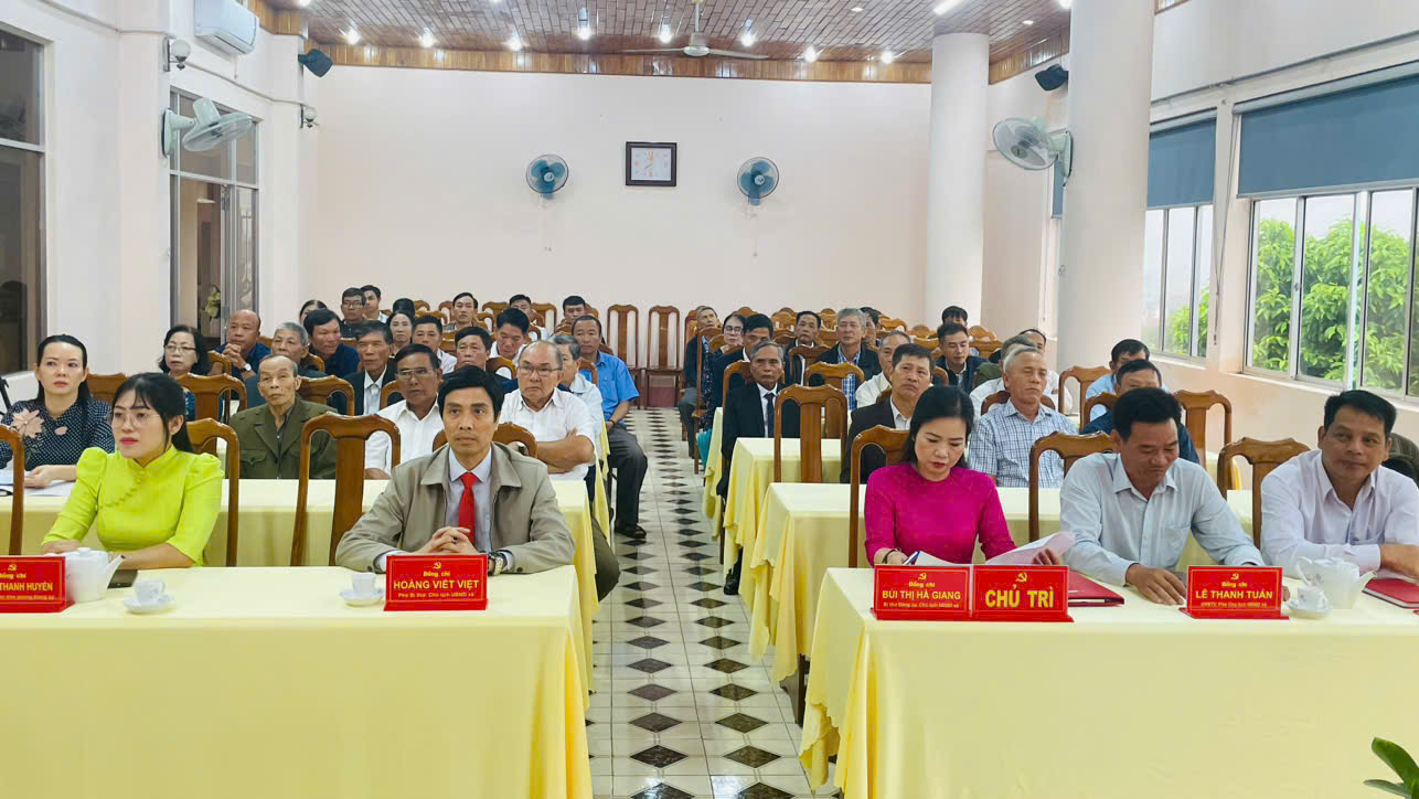 Ban Chấp hành Đảng bộ xã Ea Drăng, khóa I, nhiệm kỳ 2025-2030 tổ chức Hội nghị chuyên đề về công tác phát triển đảng viên năm 2025