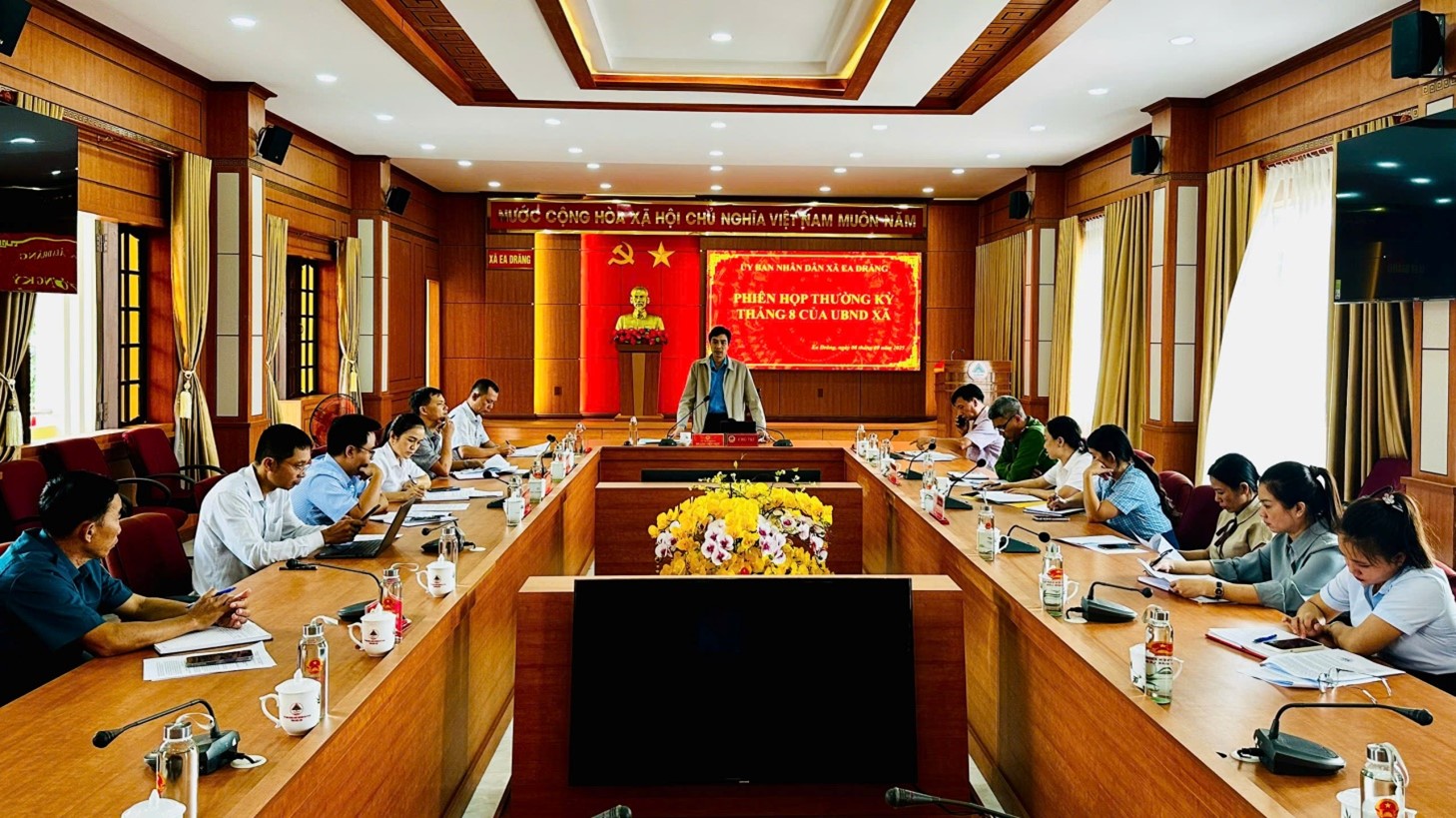 UBND xã Ea Drăng tổ chức phiên họp thường kỳ tháng 8, năm 2025