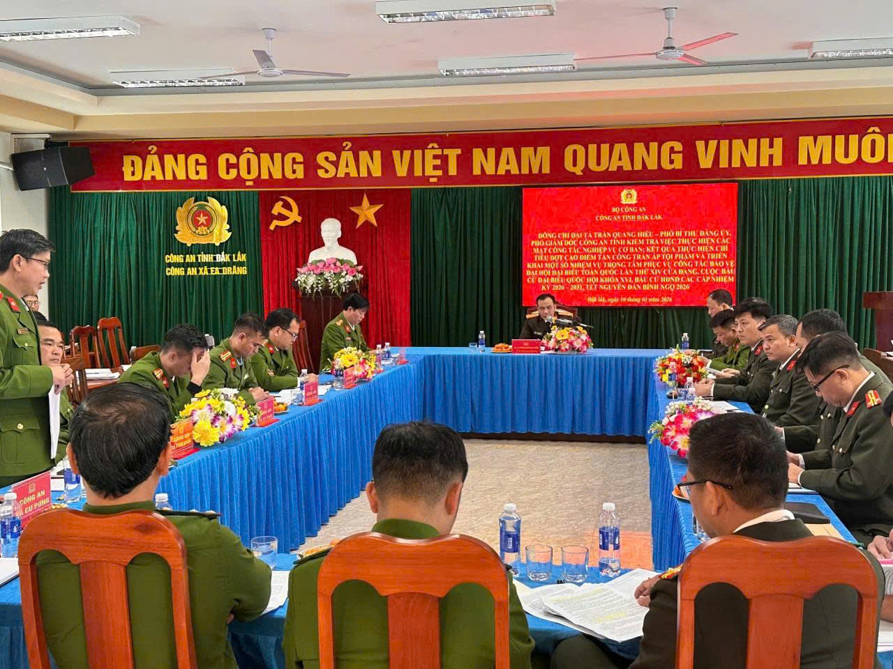 Đoàn công tác của Công an tỉnh Đắk Lắk thăm, làm việc và kiểm tra công tác đối với Công an các xã
