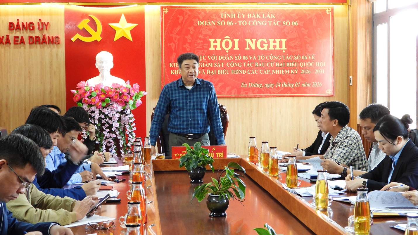 Kiểm tra, giám sát công tác chuẩn bị bầu cử tại xã Ea Drăng