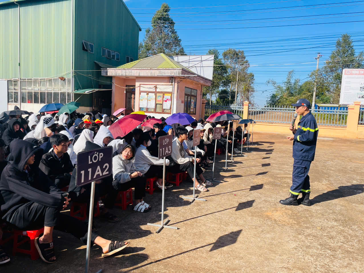 Tuyên truyền, trải nghiệm thực hành chữa cháy, cứu nạn cứu hộ tại Trung tâm Giáo dục nghề nghiệp- Giáo dục thường xuyên Ea H’Leo