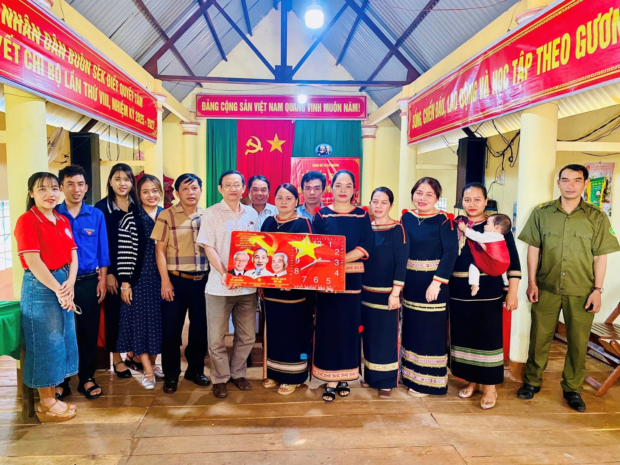 Trung tâm Y tế Ea H’Leo tổ chức Lễ kết nghĩa với buôn Sek Điết