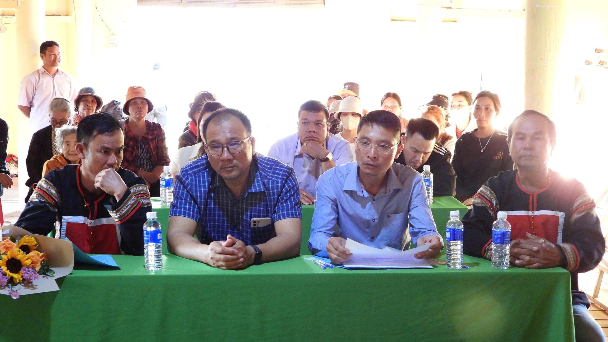 Lễ kết nghĩa giữa các cơ quan, đơn vị với buôn Tùng Tah, xã Ea Drăng