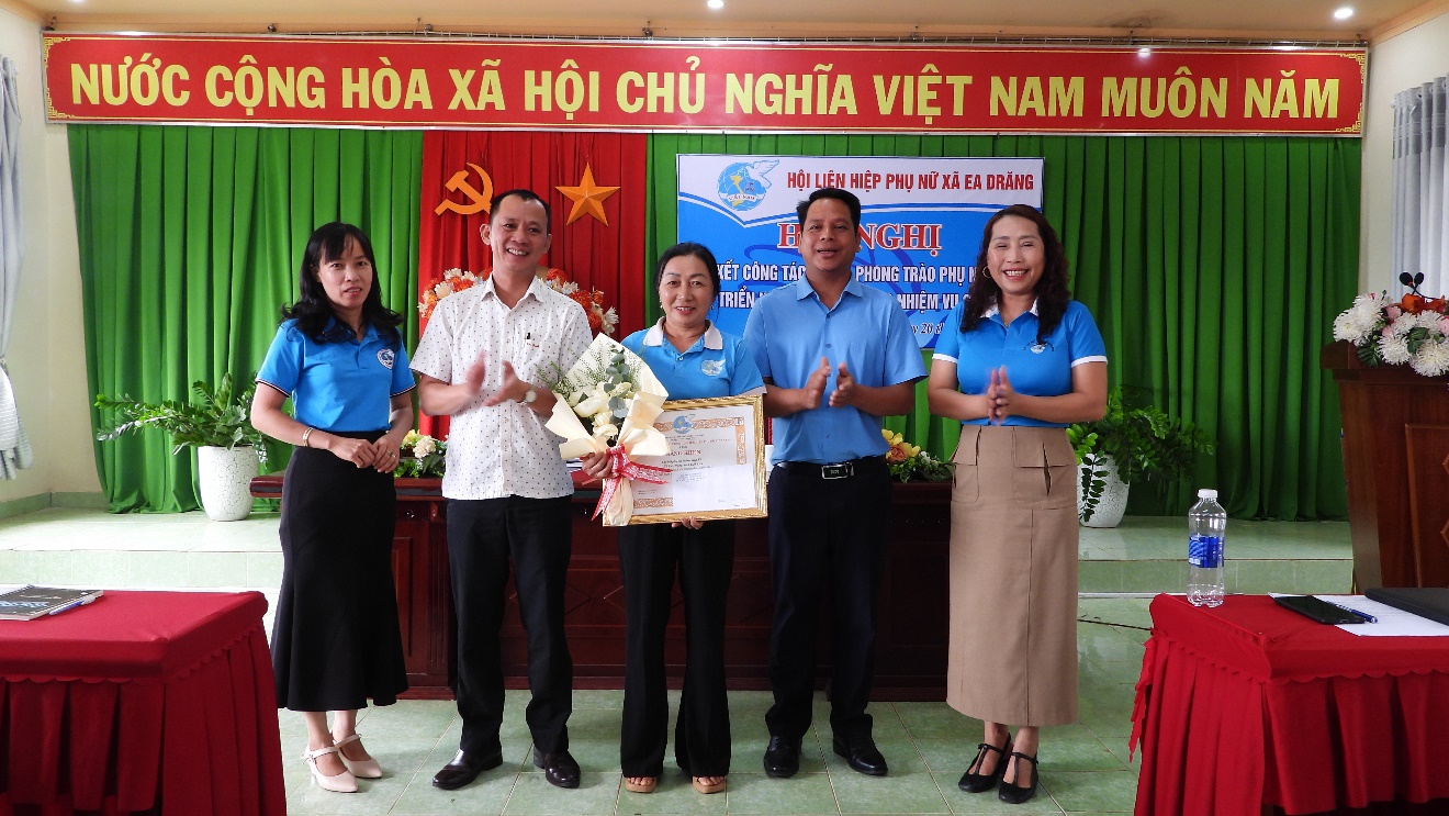 Hội phụ nữ xã Ea Drăng sơ kết công tác quý I
