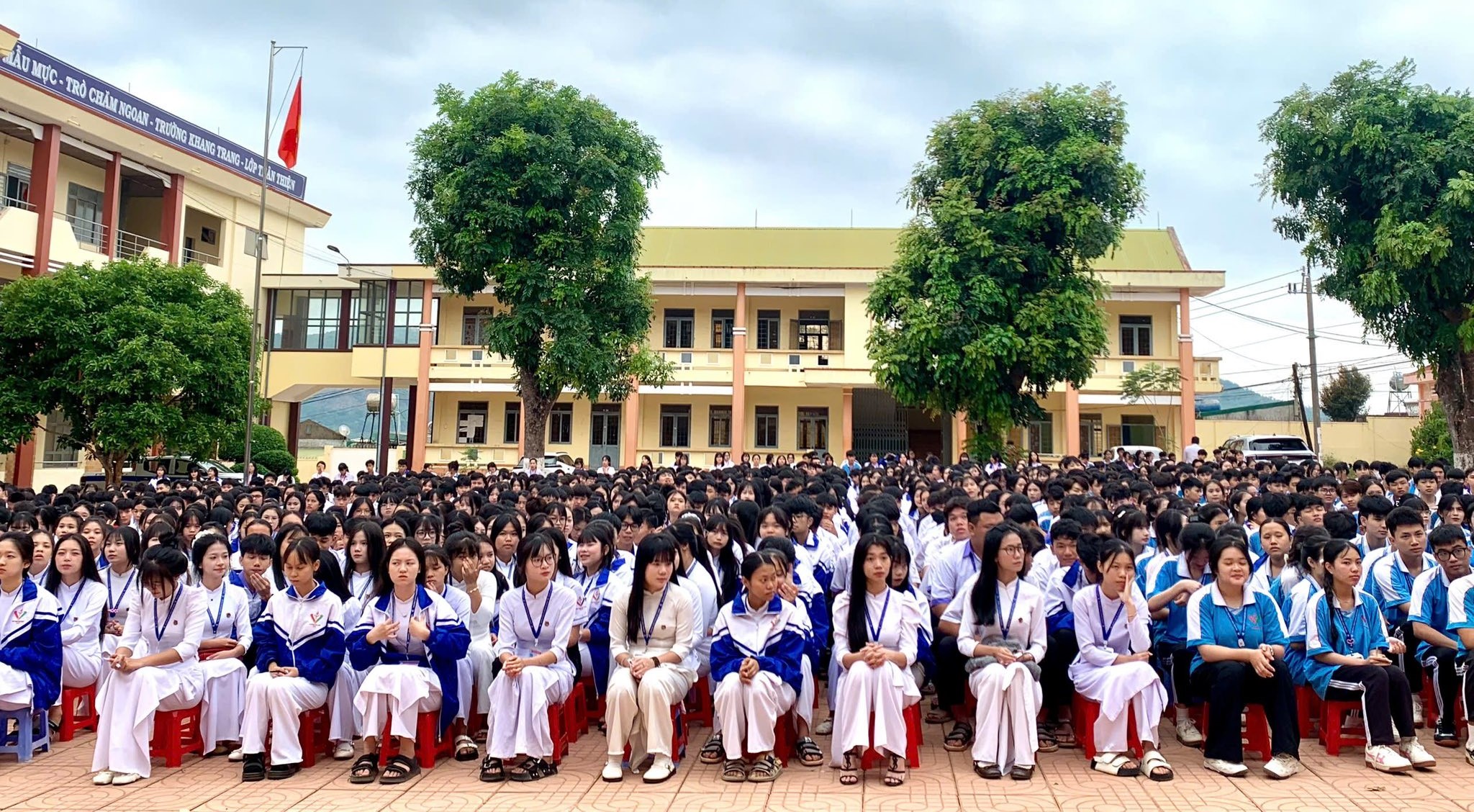 Tuyên truyền Pháp luật về an toàn giao thông tại Trường THPT số 1 Phan Chu Trinh