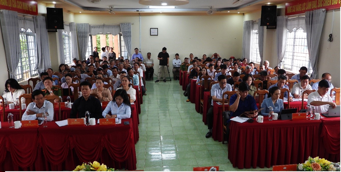 Hội nghị tiếp xúc cử tri với đoàn đại biểu Quốc hội tỉnh Đắk lắk, sau kỳ họp thứ Nhất Quốc hội khóa XVI