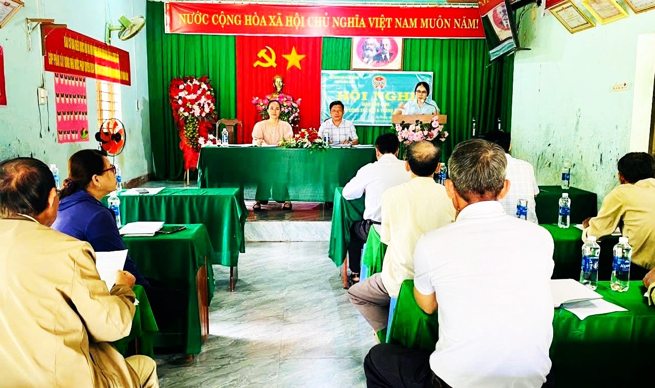 Hội nông dân xã Ea Drăng giao ban và kiểm tra công tác hội 6 tháng đầu năm của cụm thi đua số 1