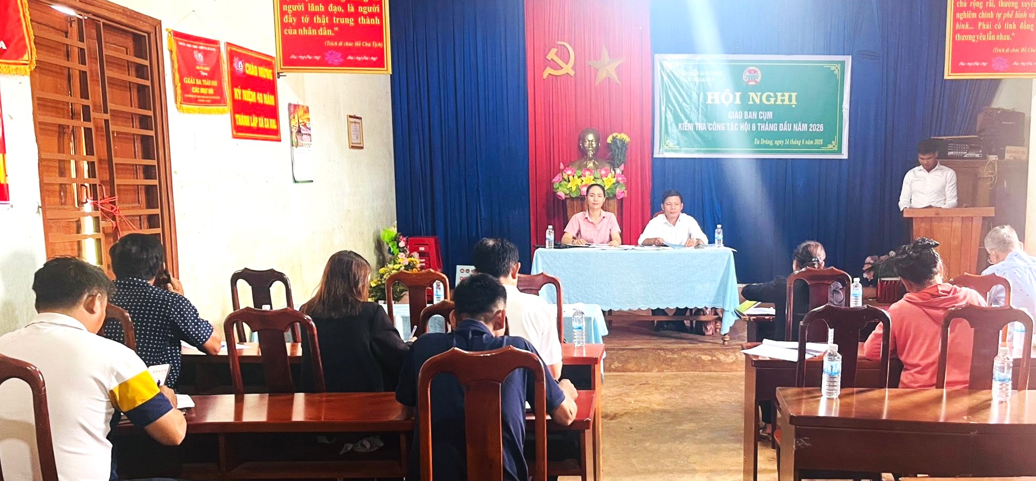 Cụm thi đua số 2 Hội nông dân xã Ea Drăng giao ban và kiểm tra công tác hội 6 tháng đầu năm 2026.