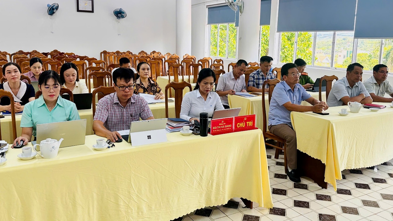 Xã Ea Drăng tham dự phiên họp chuyên đề về phát triển khoa học, công nghệ và đổi mới sáng tạo