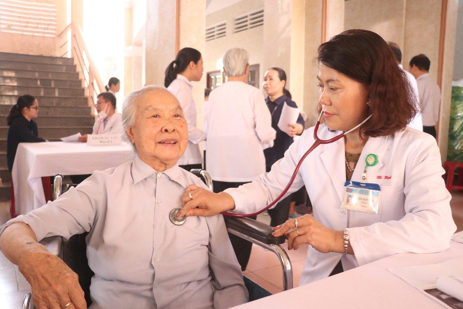 CHUNG TAY VÌ SỨC KHỎE TOÀN DÂN – CHỦ ĐỘNG KHÁM SỨC KHỎE ĐỊNH KỲ, KHÁM SÀNG LỌC MIỄN PHÍ