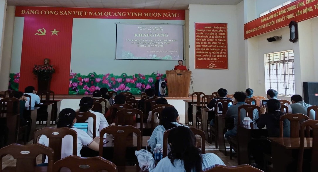 Khai giảng lớp Bồi dưỡng lý luận chính trị dành cho Đảng viên mới  khoá III năm 2026
