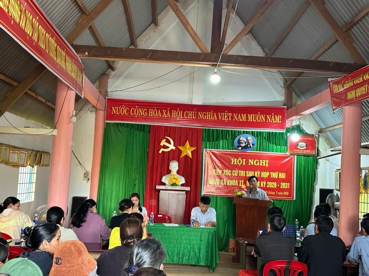 Tổ đại biểu số 7 HĐND xã tiếp xúc cử tri tại thôn 17, thôn 18 và Buôn Drài sau Kỳ họp thứ 2 HĐND xã