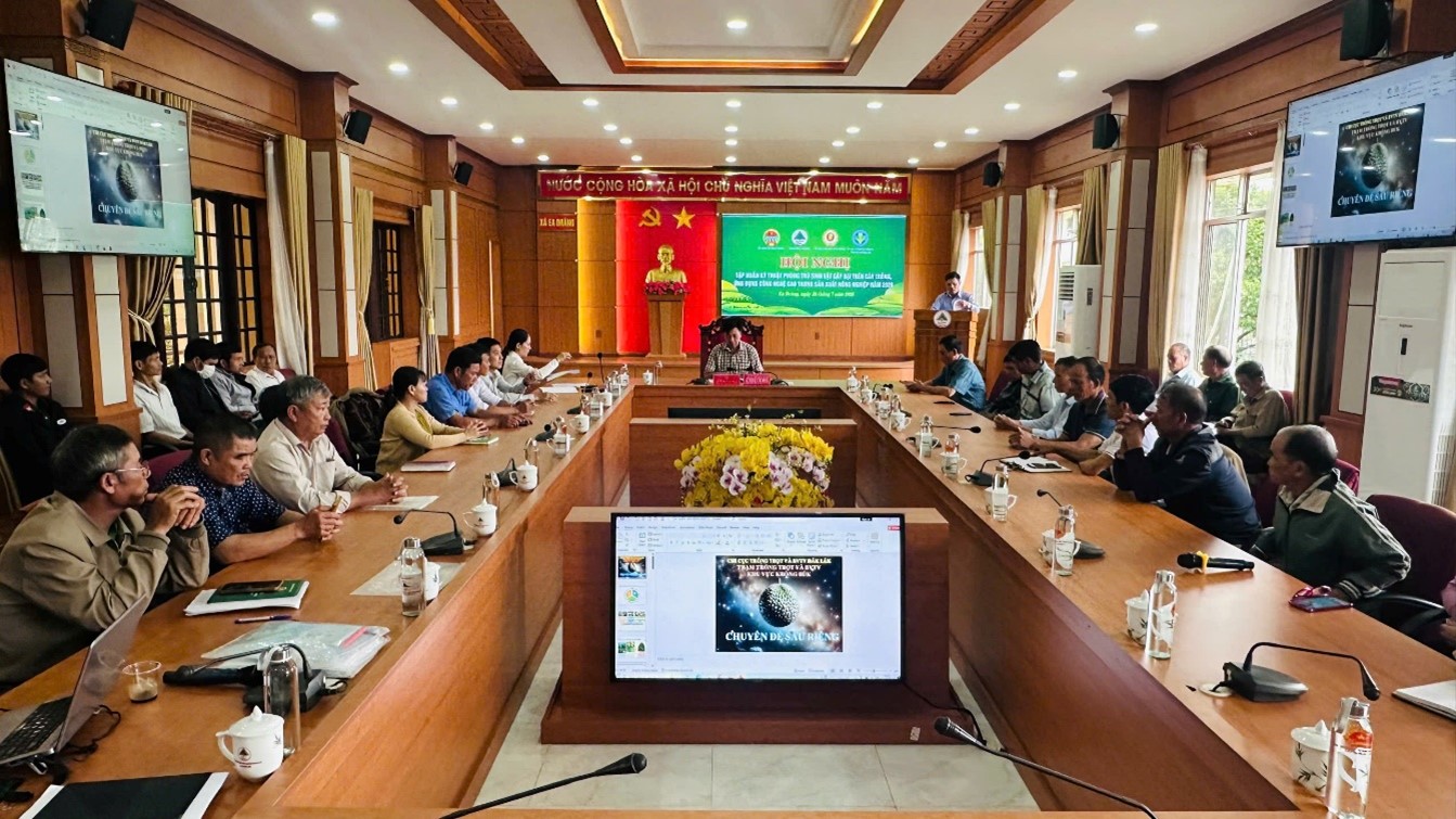 Hội nghị tập huấn kỹ thuật phòng trừ sinh vật gây hại trên cây trồng, ứng dụng công nghệ cao trong sản xuất nông nghiệp