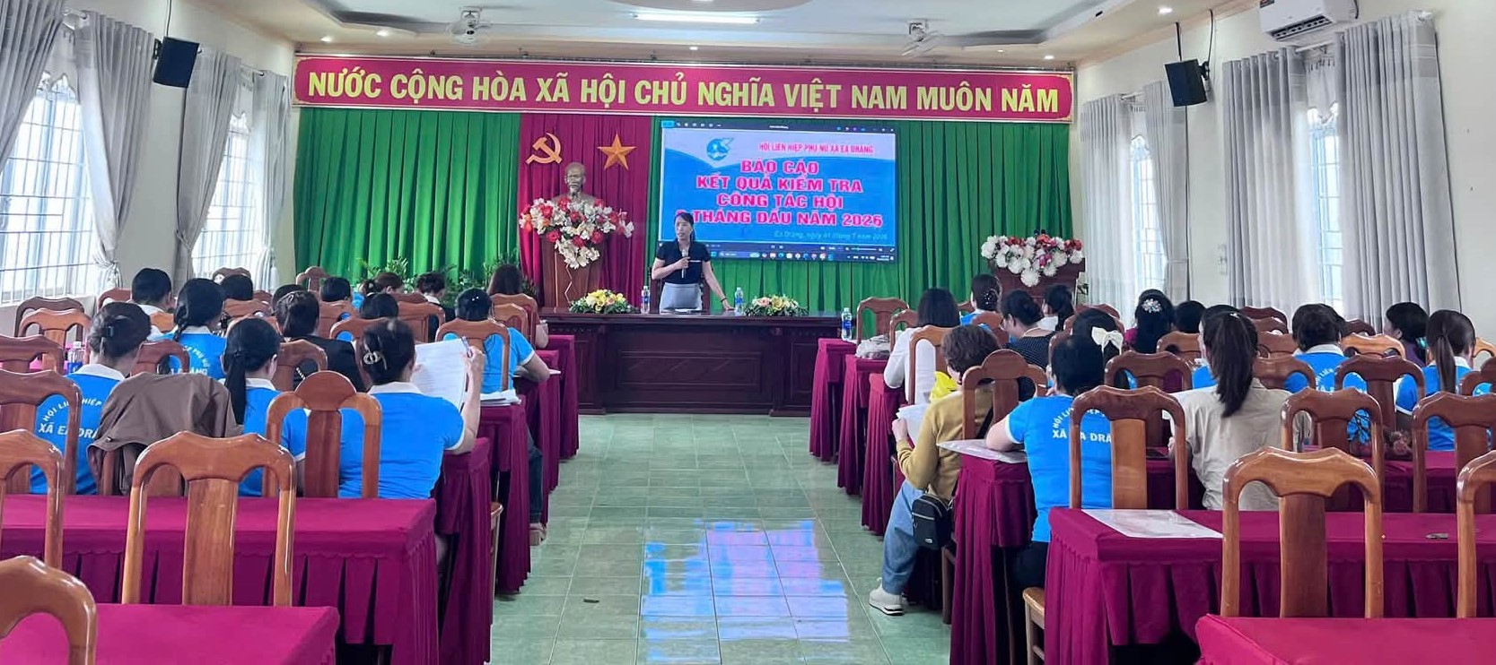 Hội Liên hiệp Phụ nữ xã Ea Drăng kiểm tra công tác Hội 6 tháng đầu năm và triển khai nhiệm vụ sau sáp nhập