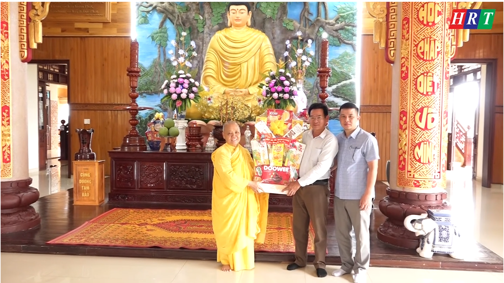 Đoàn công tác  HĐND xã Ea Drăng thăm, chúc mừng Tịnh xá Ngọc Chánh nhân Lễ Vu lan