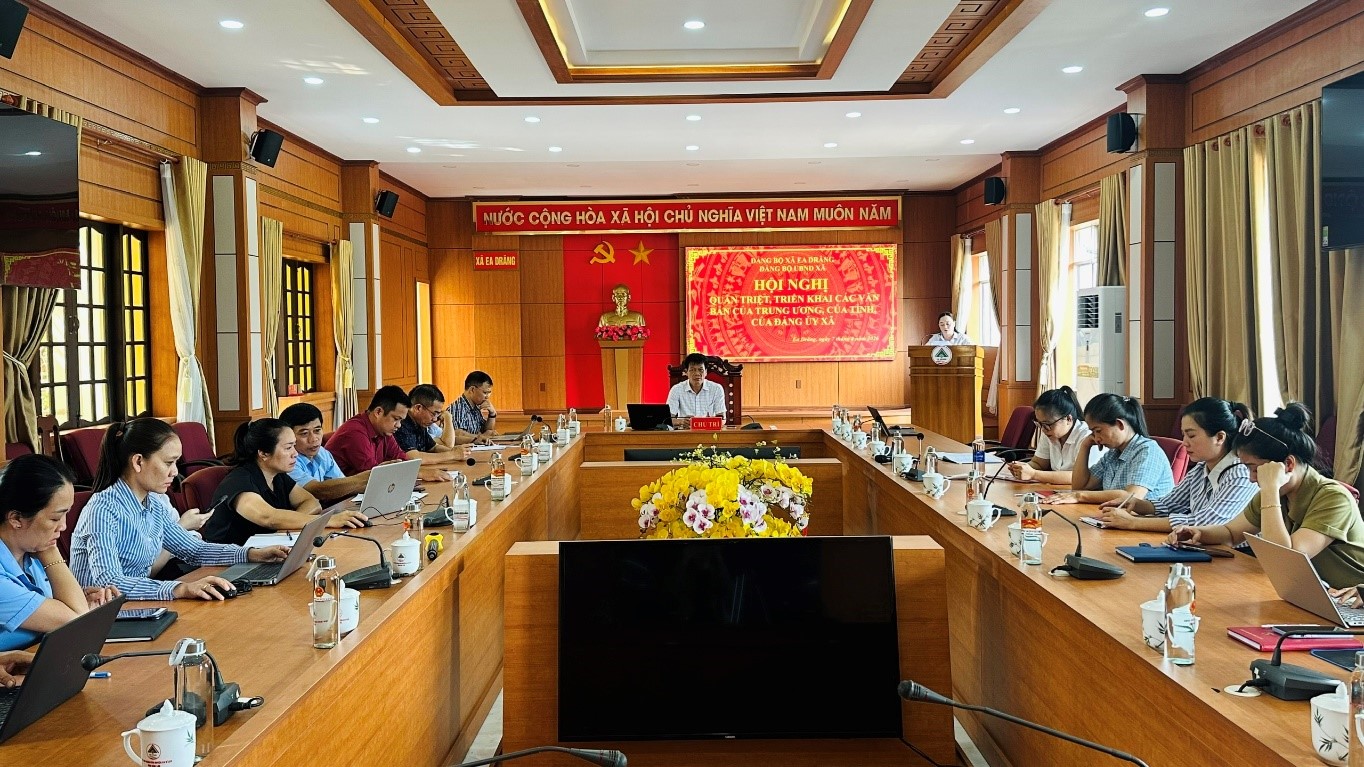 Đảng bộ UBND xã Ea Drăng quán triệt, triển khai các văn bản của Trung ương, của tỉnh và của Đảng ủy xã